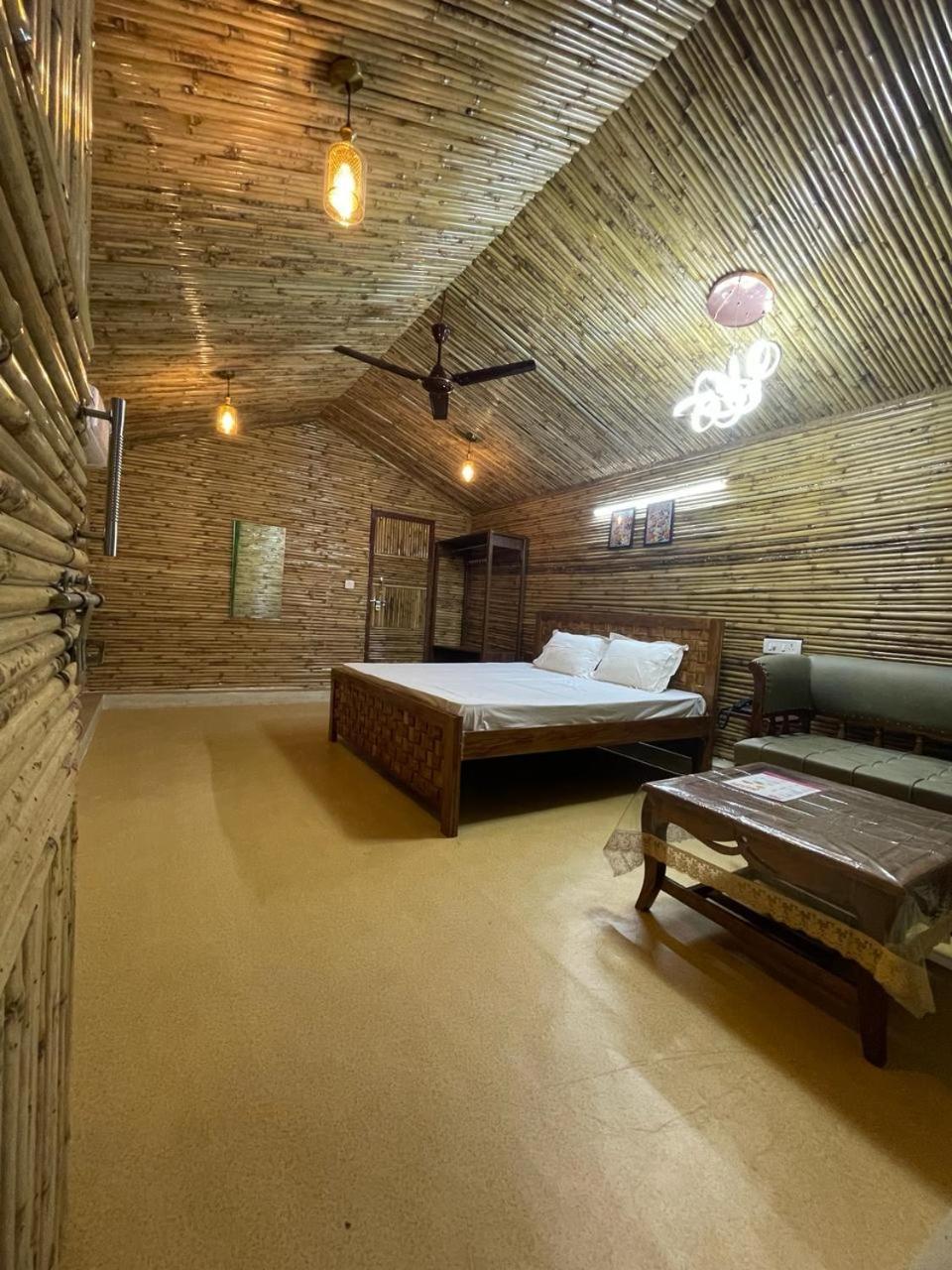 Gopika Resort Vrindāvan Exteriér fotografie