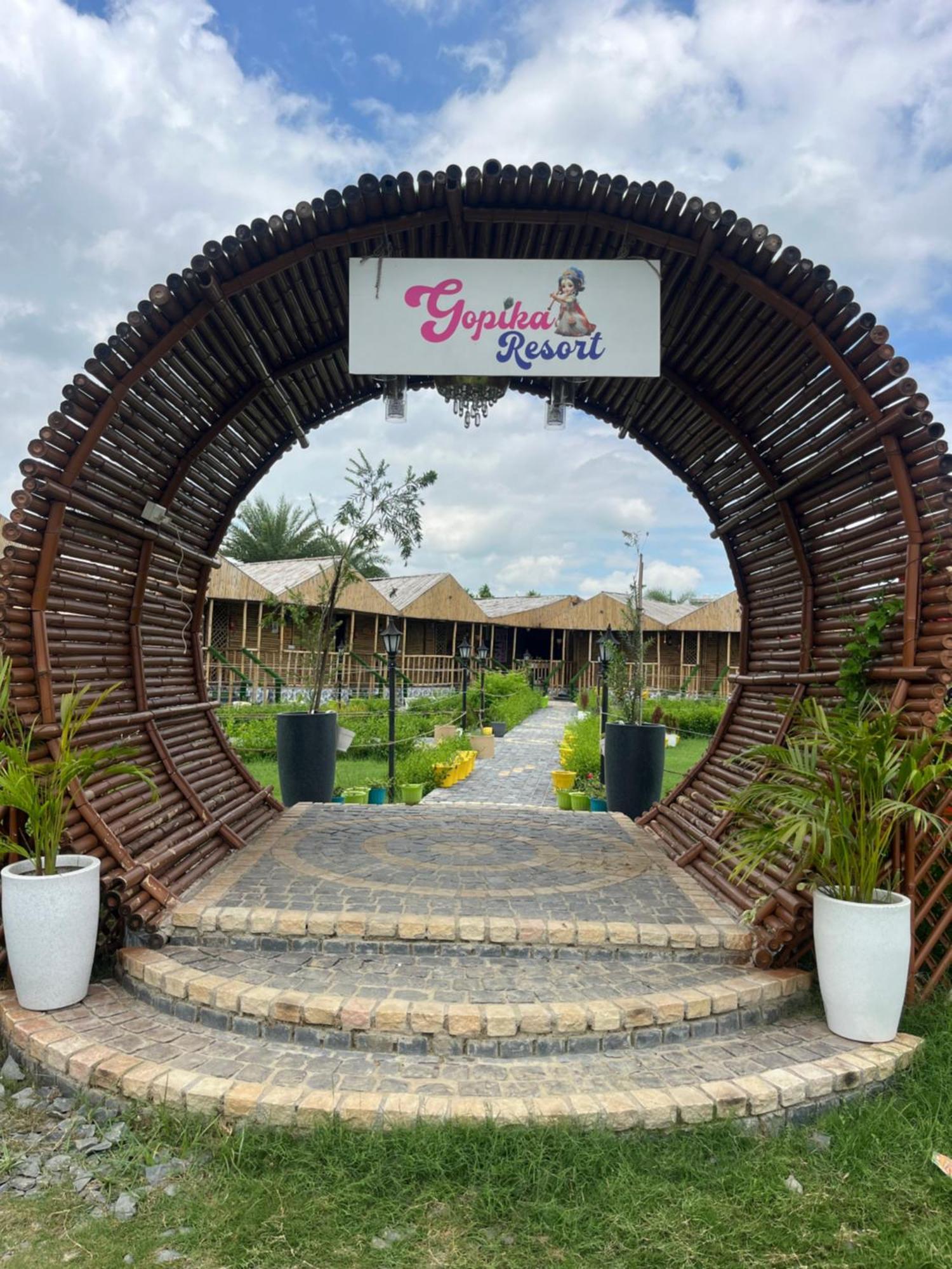 Gopika Resort Vrindāvan Exteriér fotografie